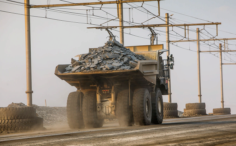 троллейвоз Hitachi для перевозки пород